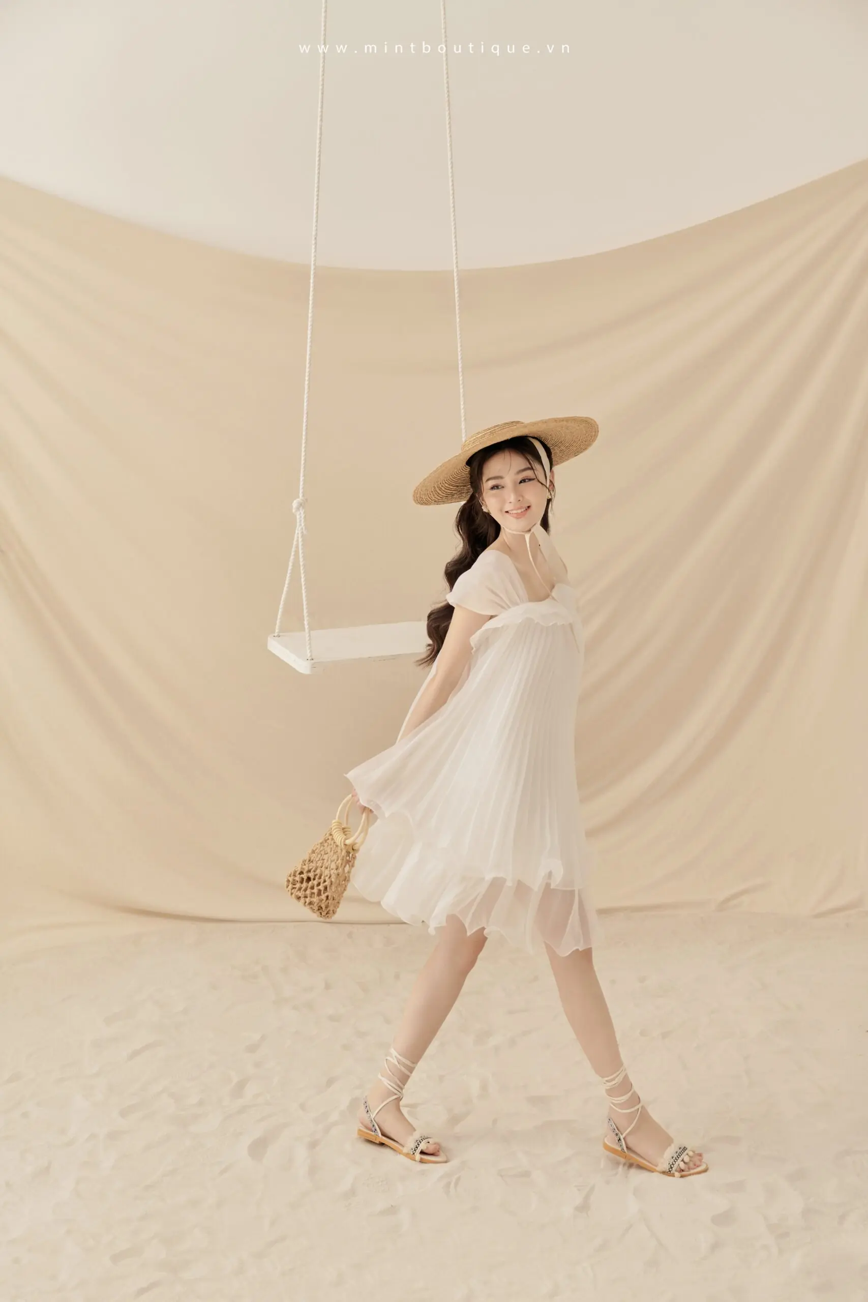 L’Aventura Dress xếp ly