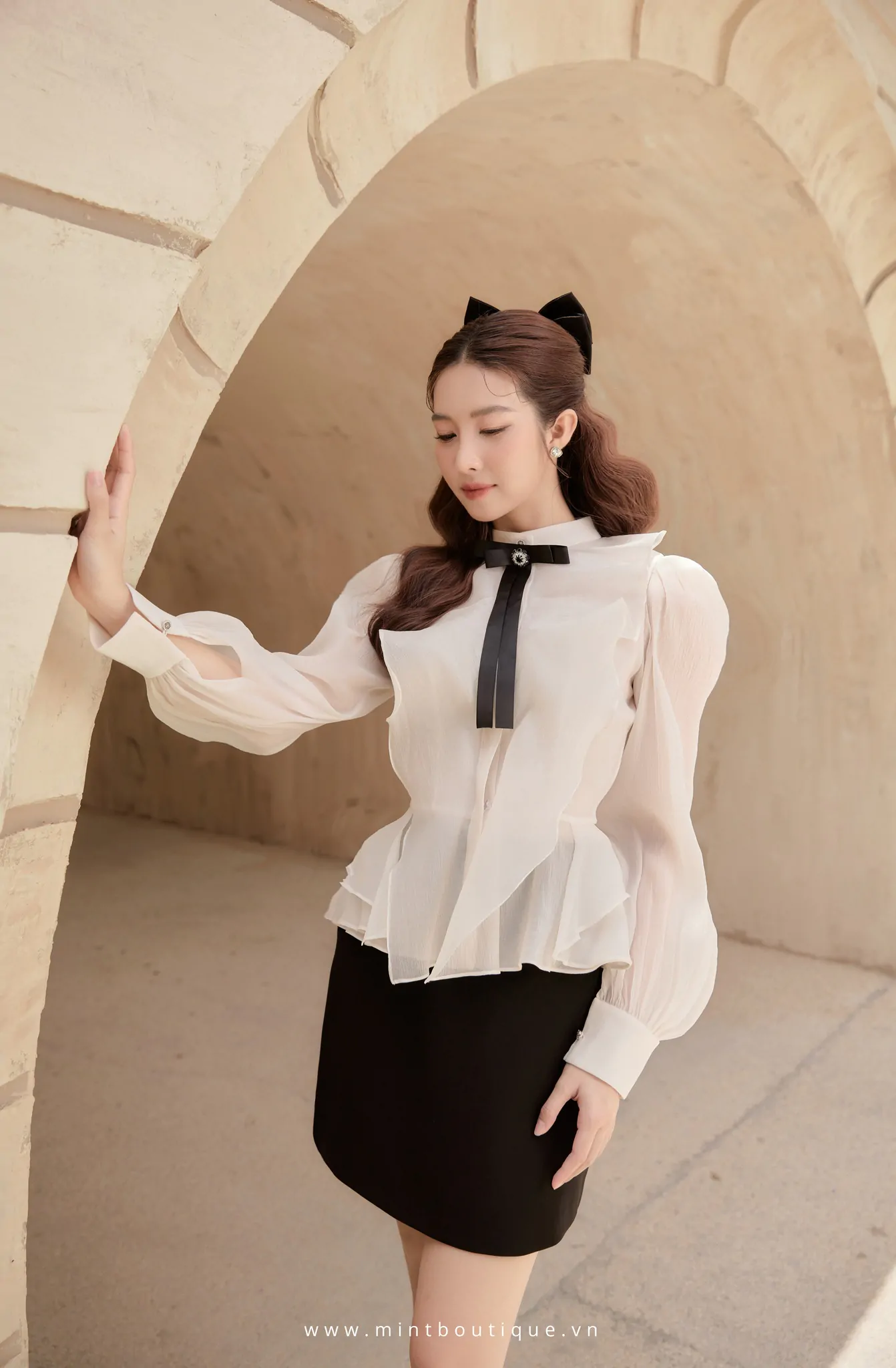 Chân váy mini thô đen chéo Hàn - Image 3