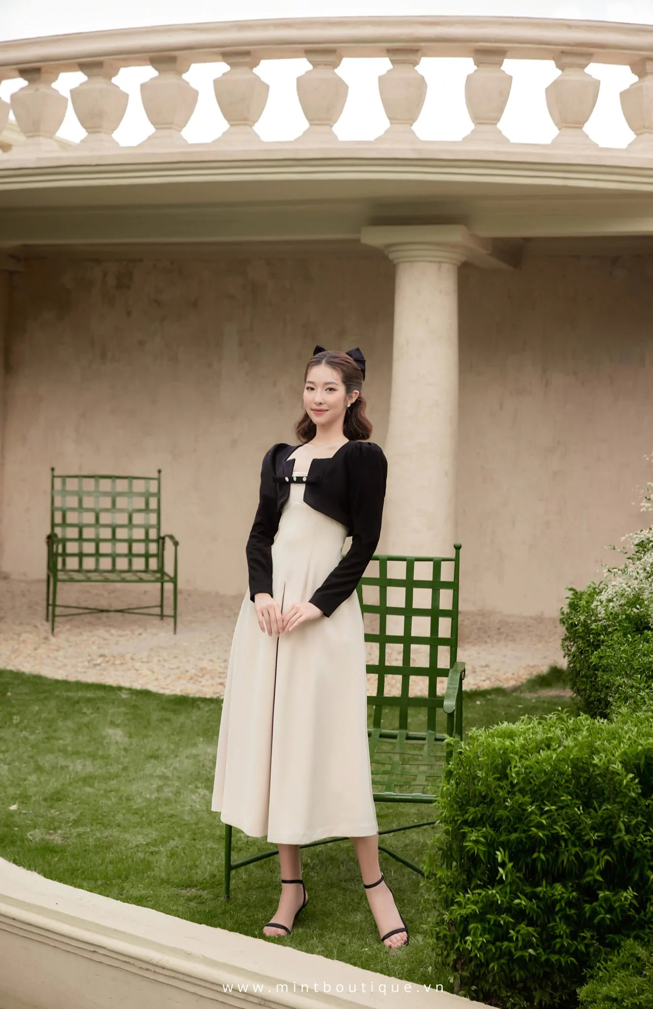 Váy liền midi thô chéo kem 2 dây cúp ngực