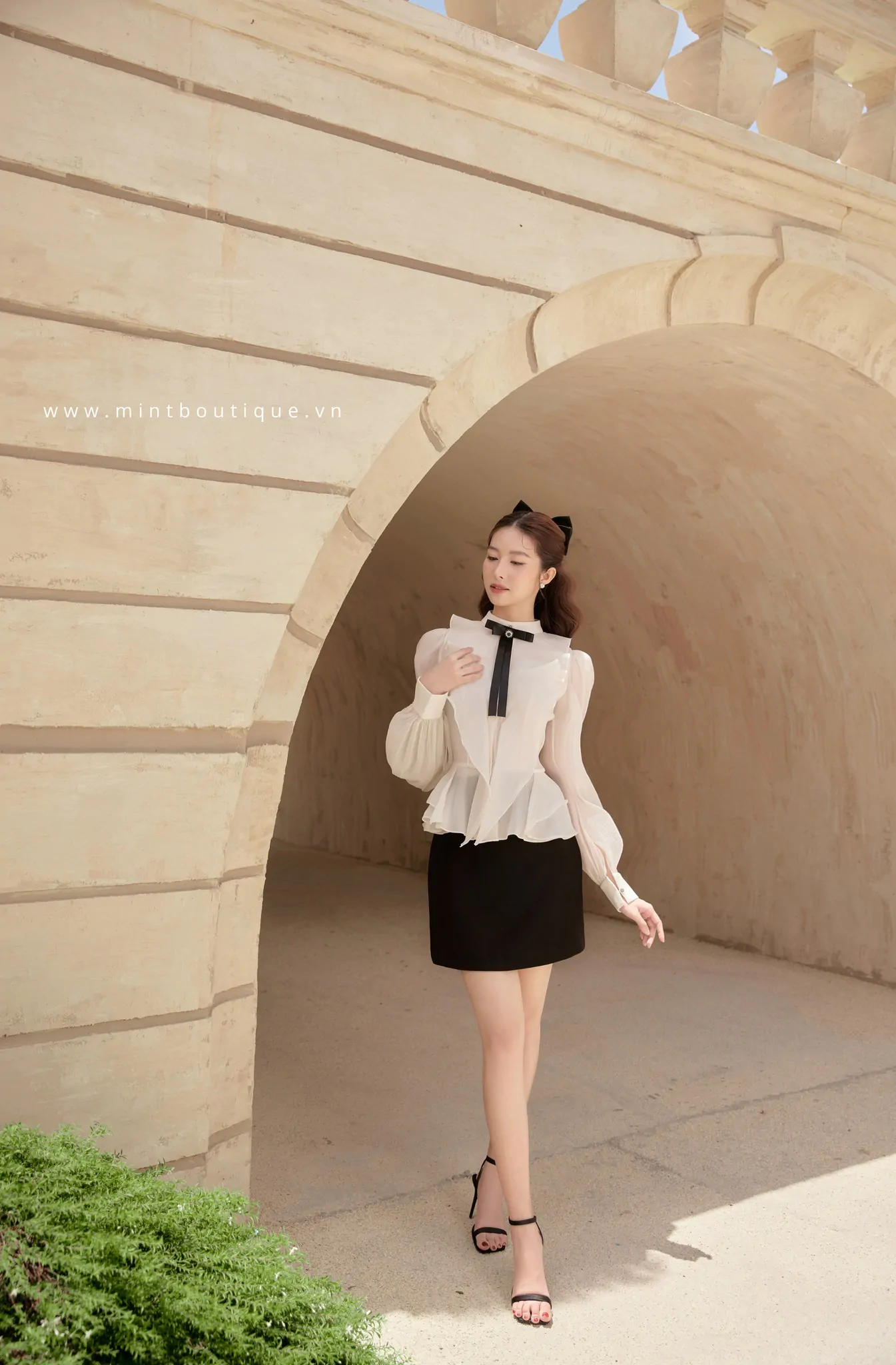 Chân váy mini thô đen chéo Hàn - Image 4