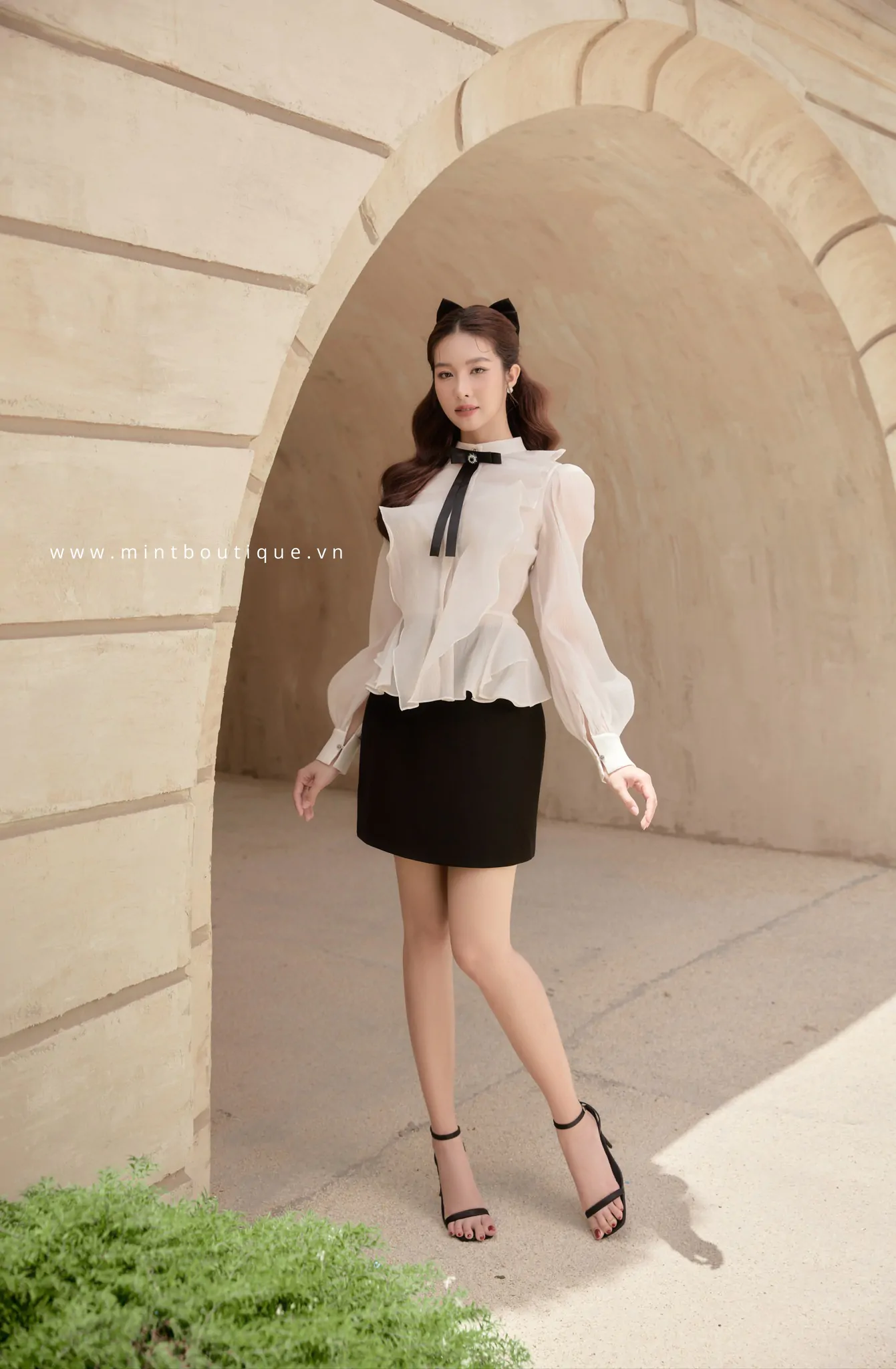 Chân váy mini thô đen chéo Hàn