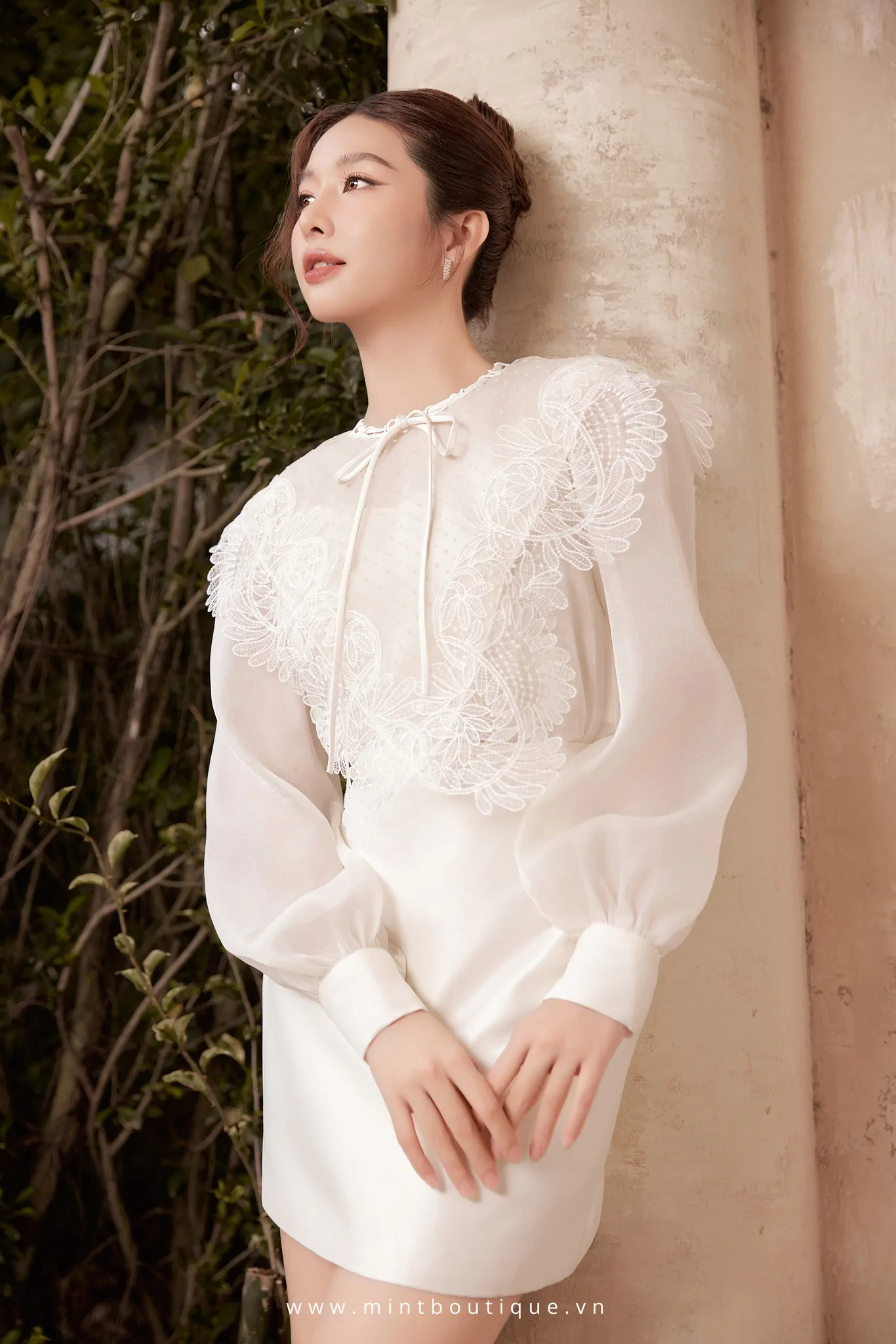 Chân váy tafta kem dáng A ngắn cạp liền - Image 2