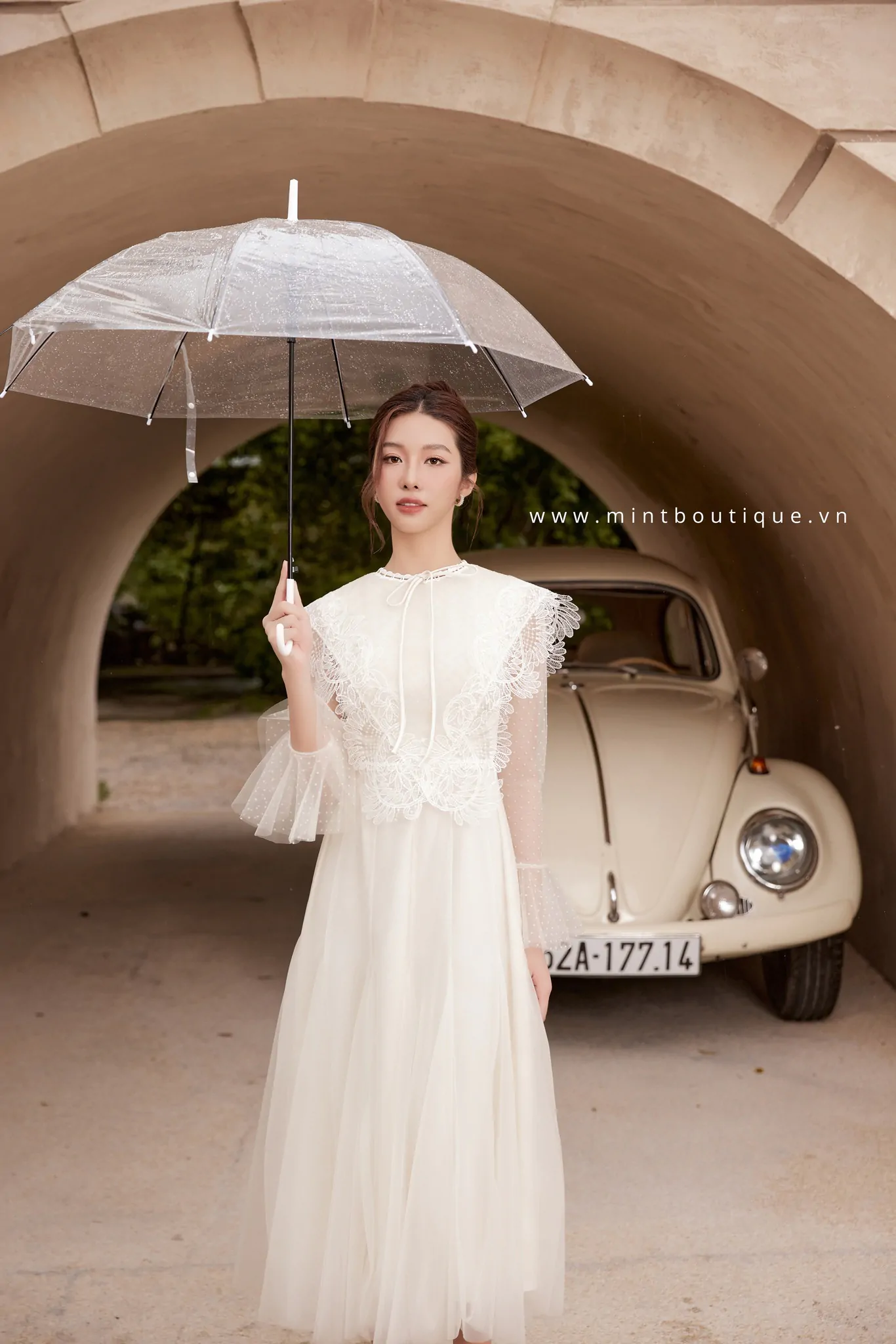 Váy liền midi lưới chấm bi tùng lưới kem