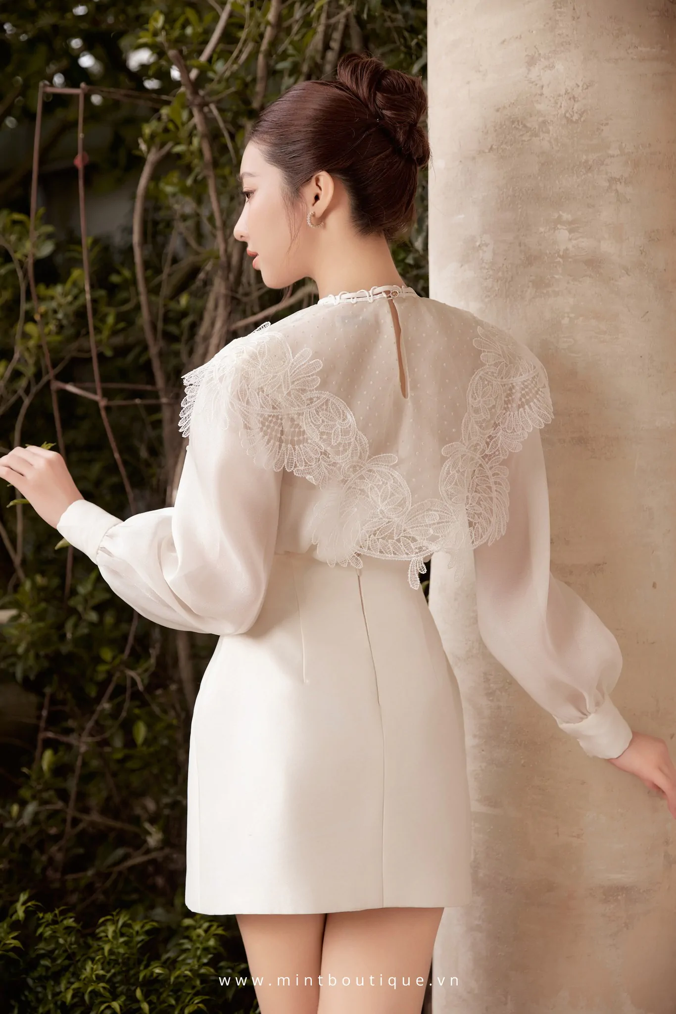 Chân váy tafta kem dáng A ngắn cạp liền - Image 3