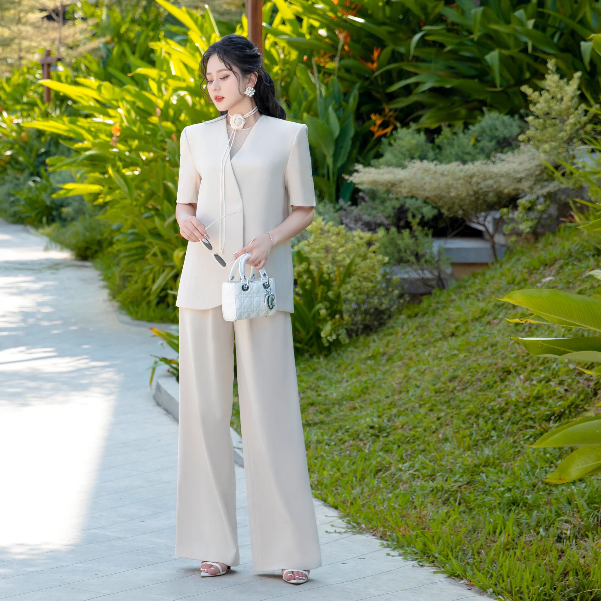 Áo vest thô be cổ V tay cộc 2 khuy bấm