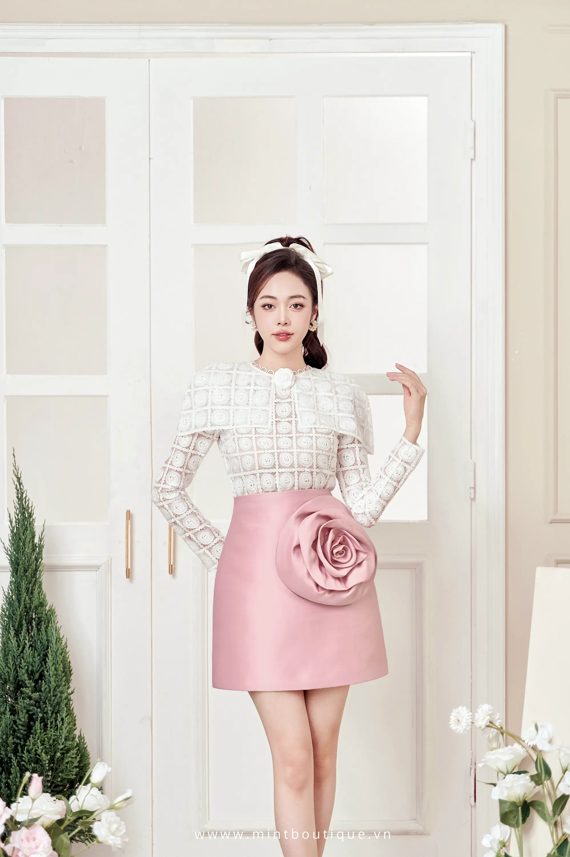 Chân váy tafta hồng dáng A ngắn cuốn hoa hồng - Image 2