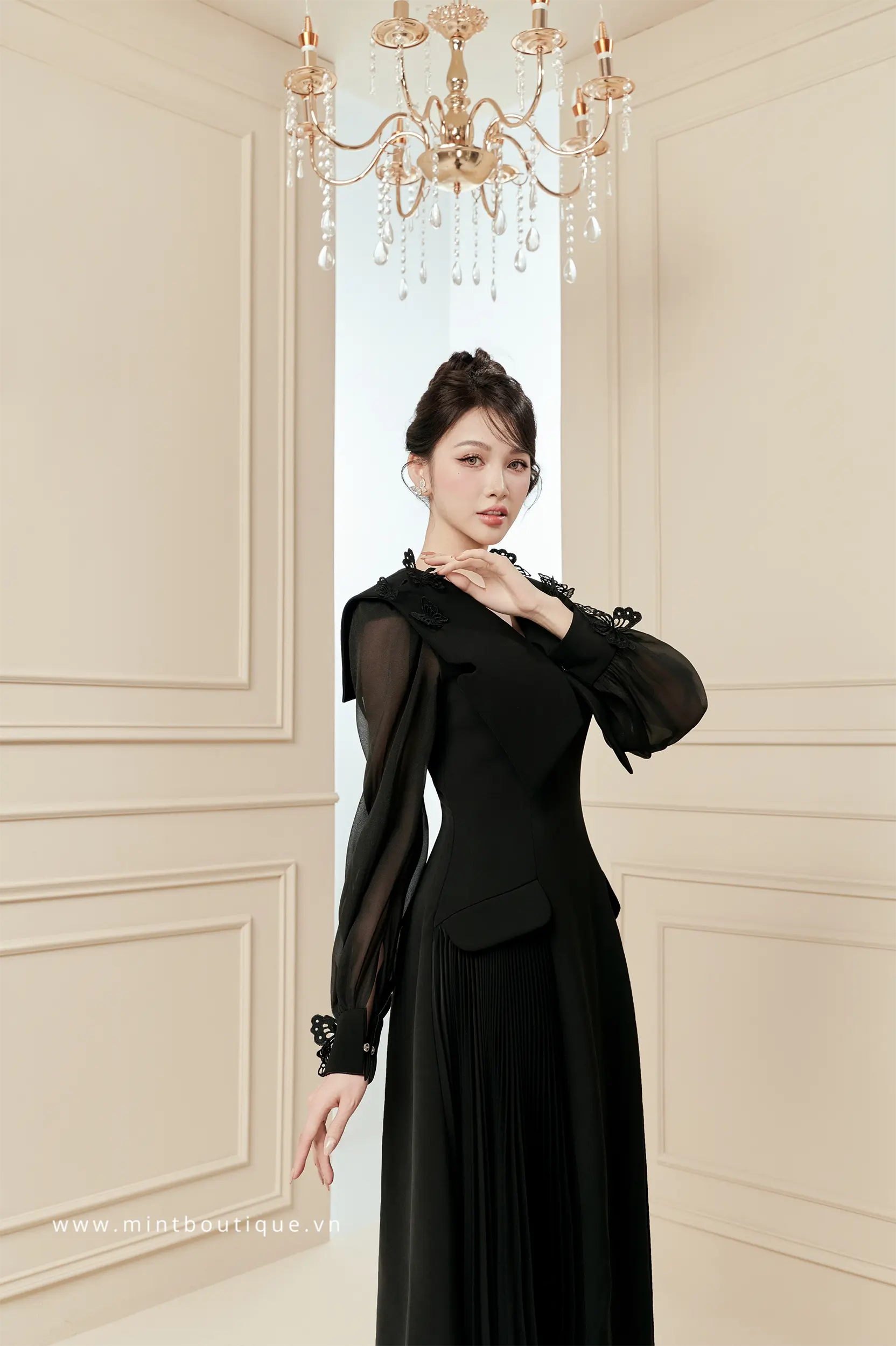 Váy liền chéo dior đen cổ cánh bướm tùng dập ly dẻ quạt - Image 2