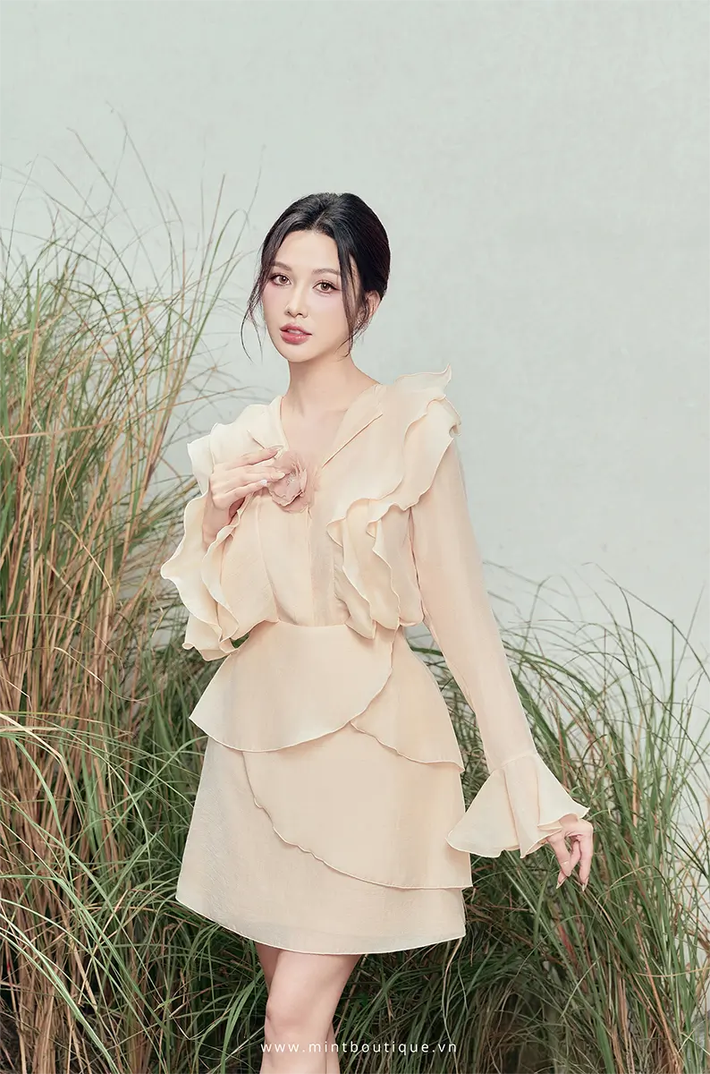 Áo sơ mi tơ nhật cổ bèo đính hoa rời - Image 2