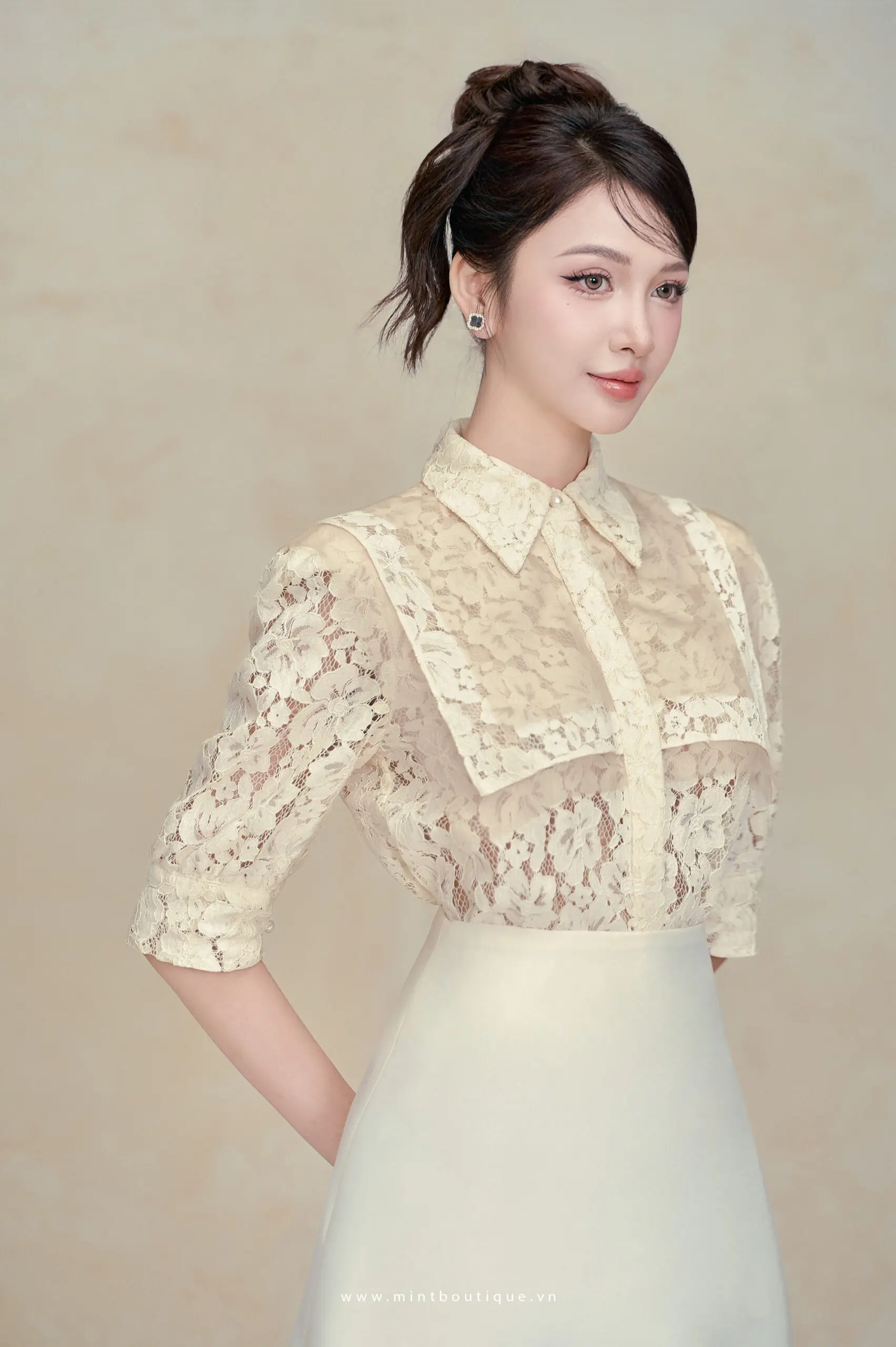 Áo sơ mi ren tua rua tay lỡ cổ thủy thủ xếp tầng phổi lưới da nẹp giấu khuy tay ngắn - Image 2