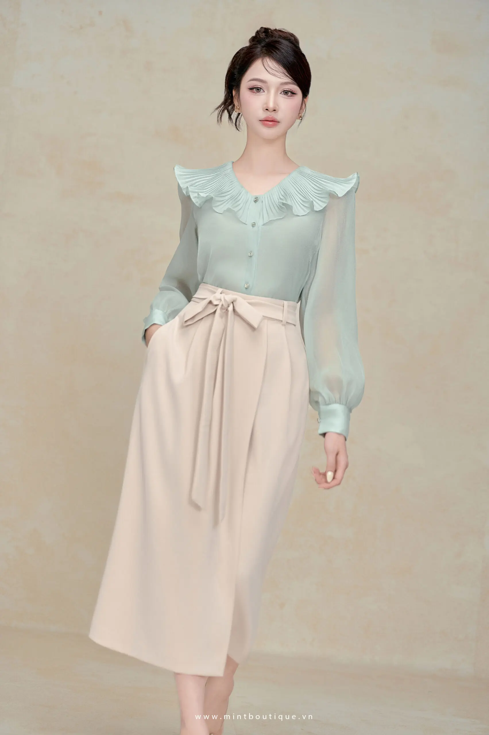 Áo sơ mi tơ óng xanh mint nẹp hở cúc cổ bèo dập ly tăm - Image 5