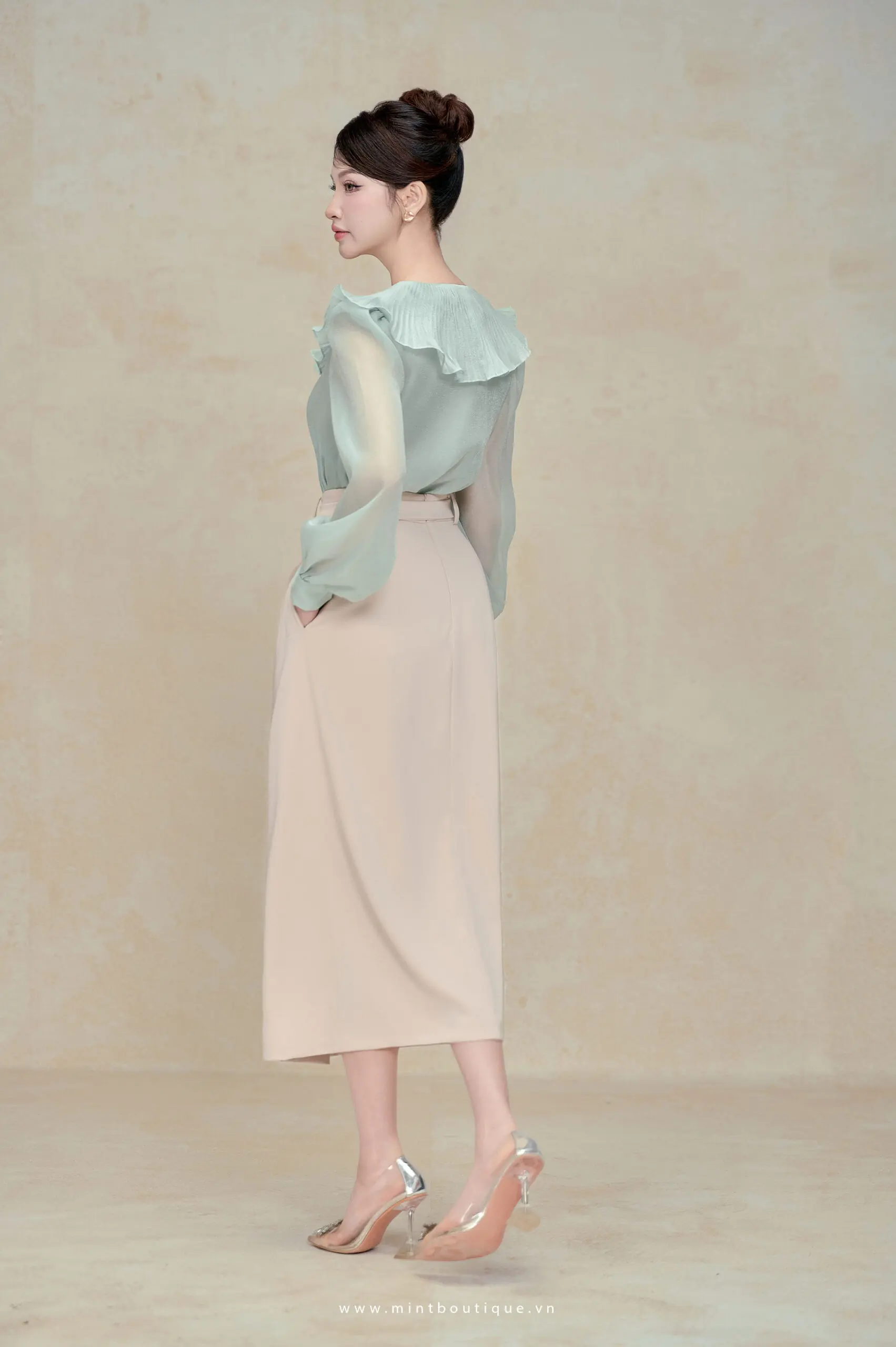 Áo sơ mi tơ óng xanh mint nẹp hở cúc cổ bèo dập ly tăm - Image 3