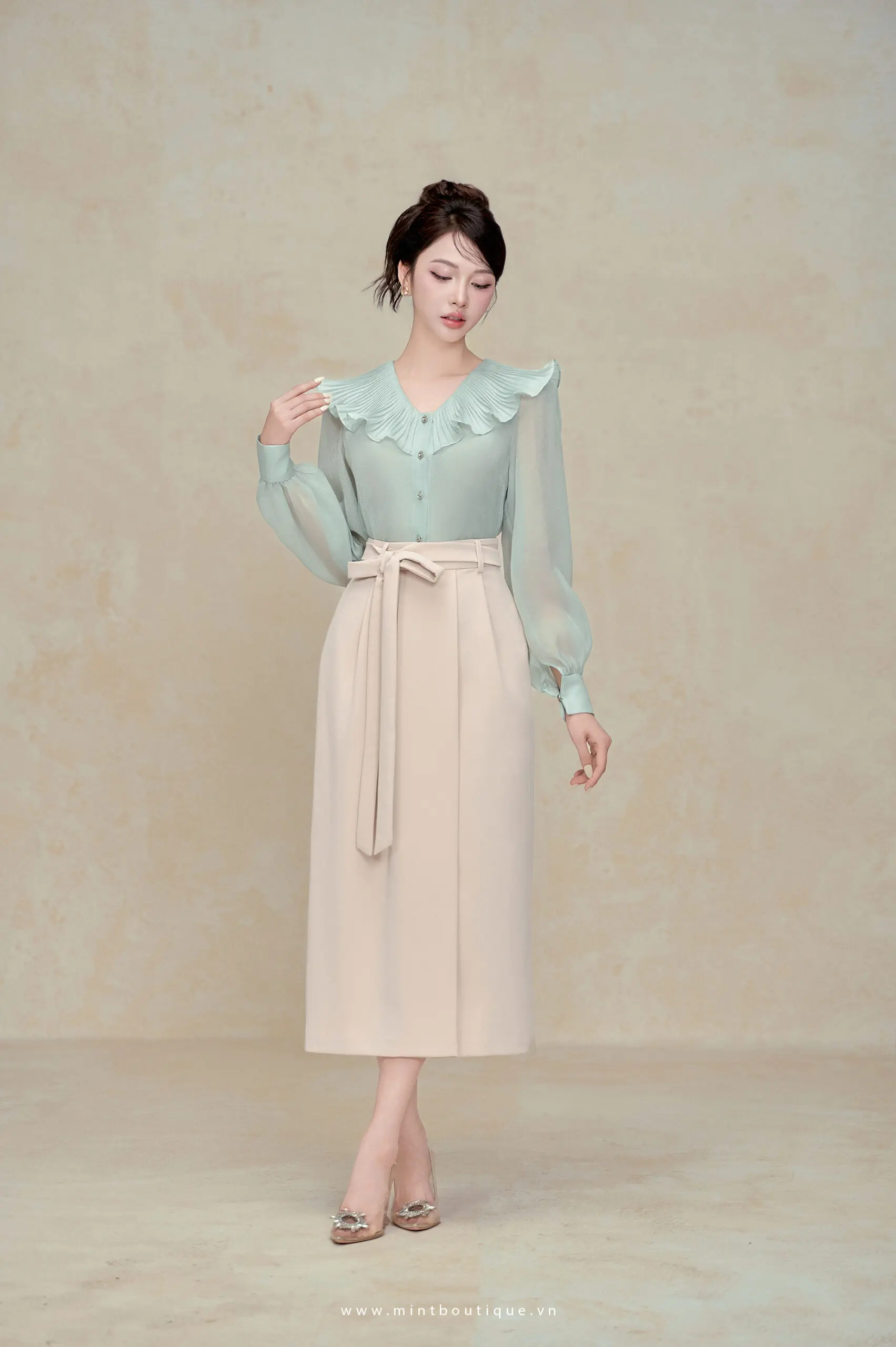 Áo sơ mi tơ óng xanh mint nẹp hở cúc cổ bèo dập ly tăm - Image 4