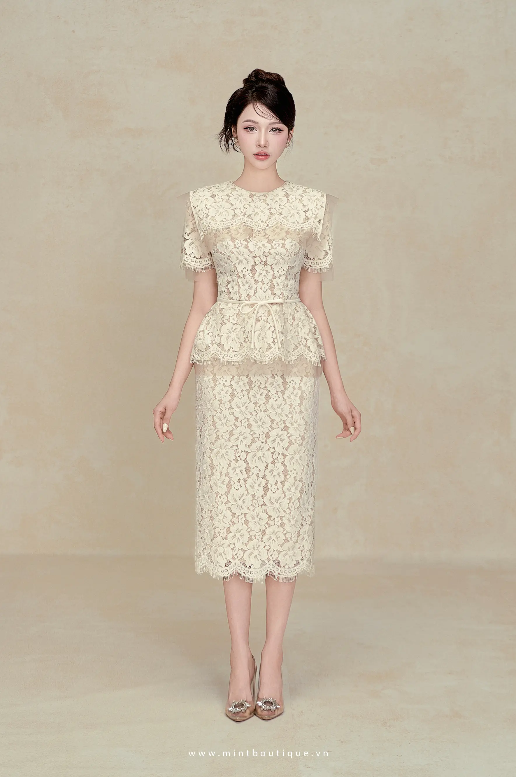 Áo ren kem tua rua tùng peplum cổ thủy thủ phối lưới da khóa sau nơ chỉ kem - Image 6