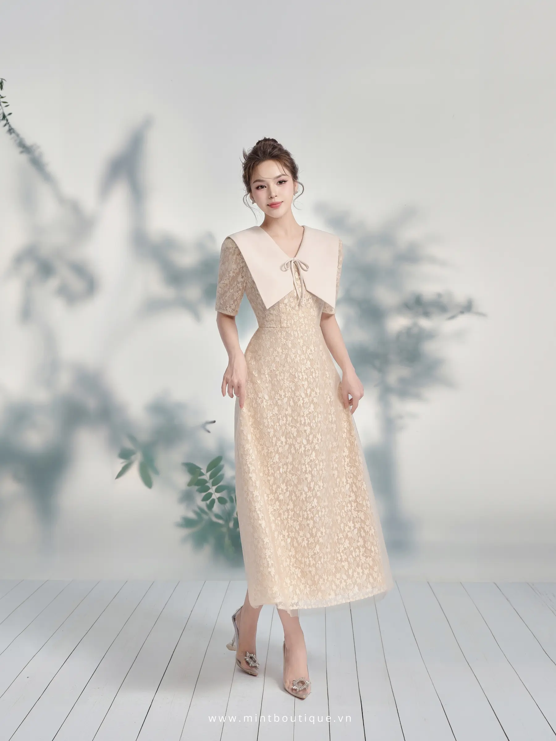 Váy liền midi ren hoa nhí cổ dior be nơ chỉ be - Image 4