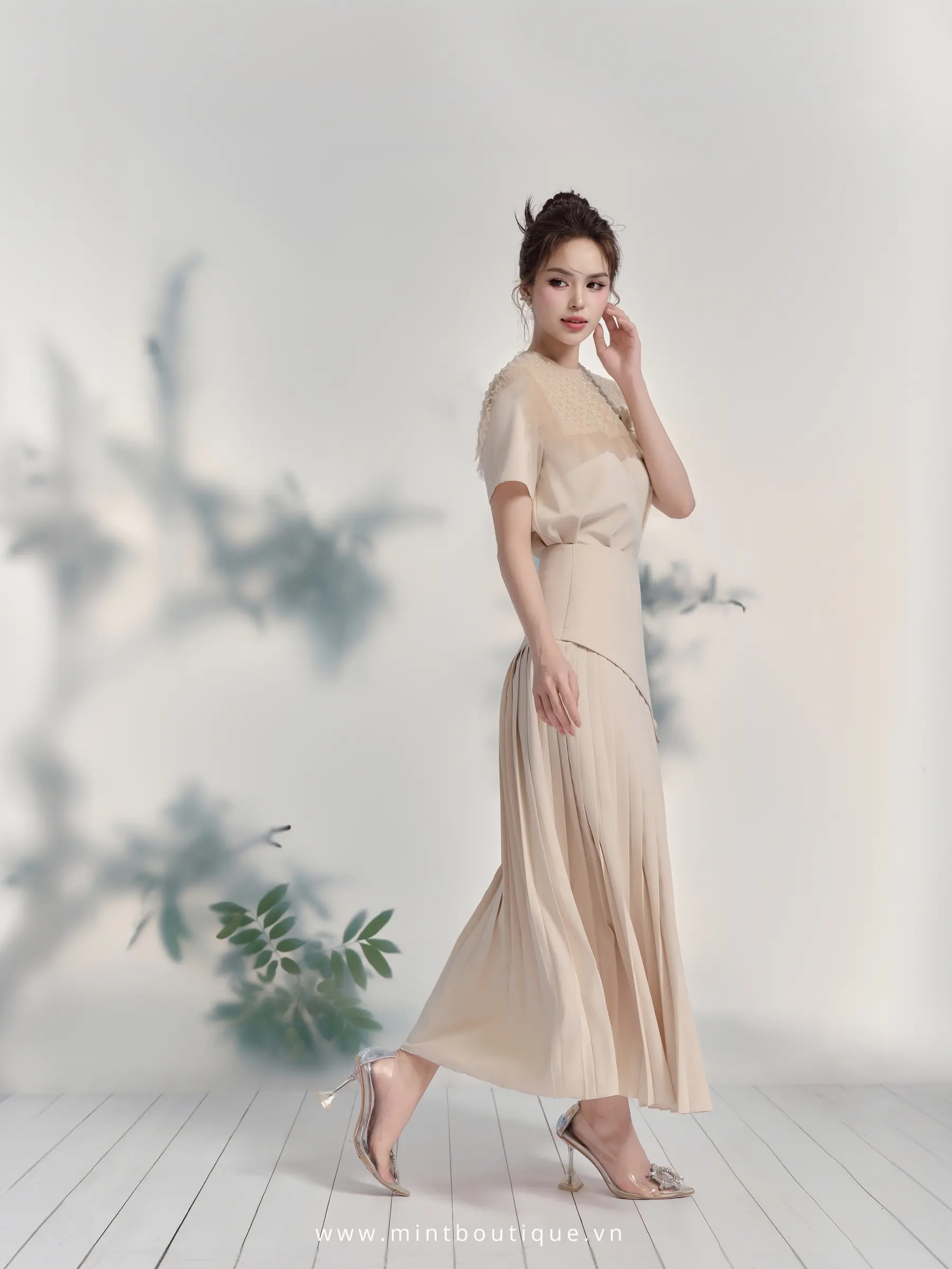 Chân váy midi tằm lanh kem xếp ly rẻ quạt - Image 3