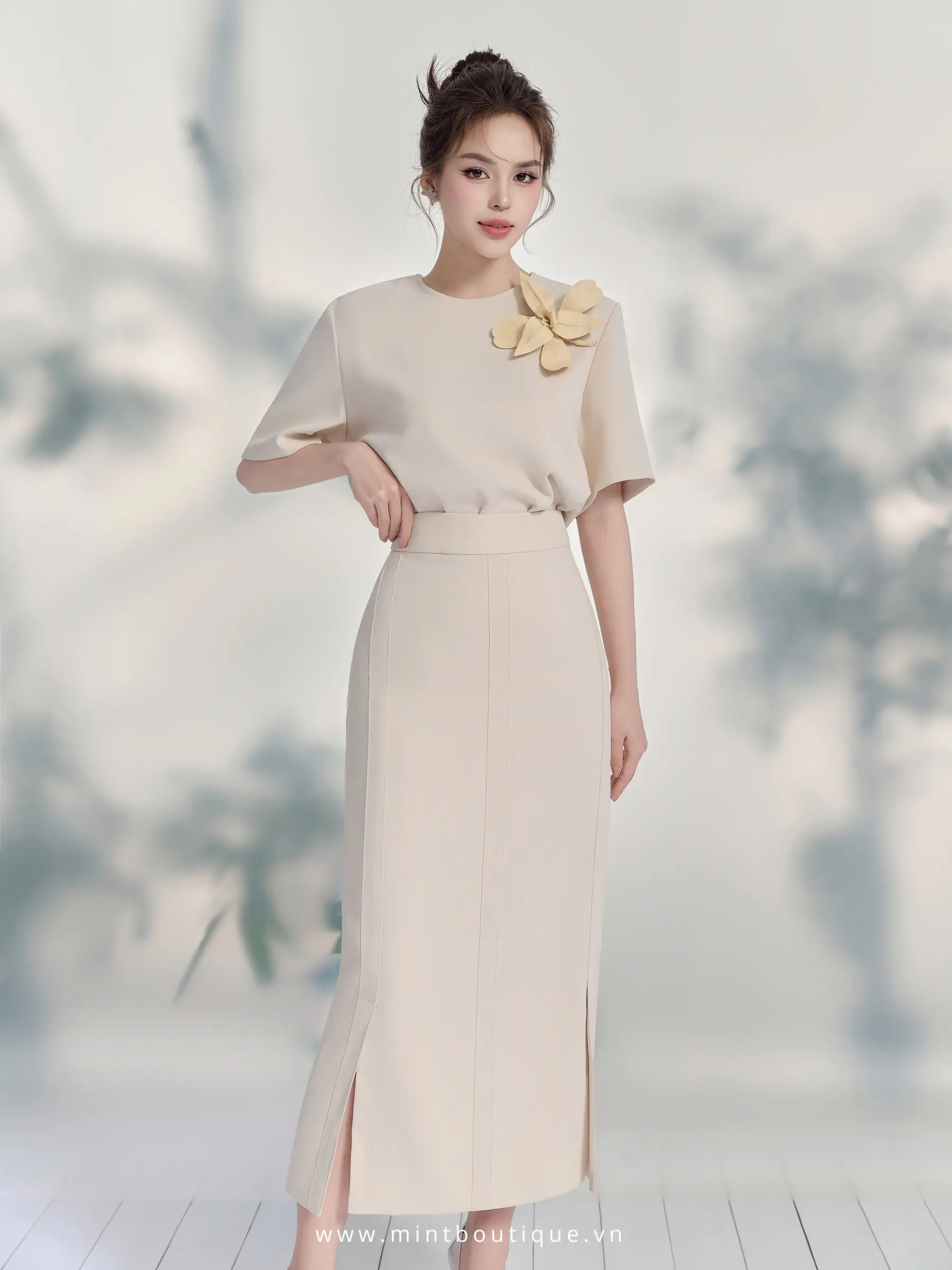 Chân váy midi dior kem xẻ 2 bên cạp 5cm