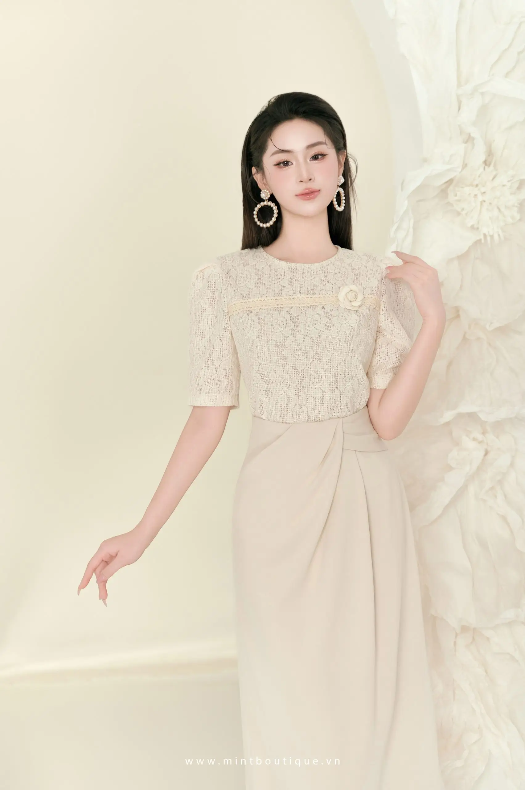 Chân váy midi dior kem cạp liền xếp ly chéo - Image 4