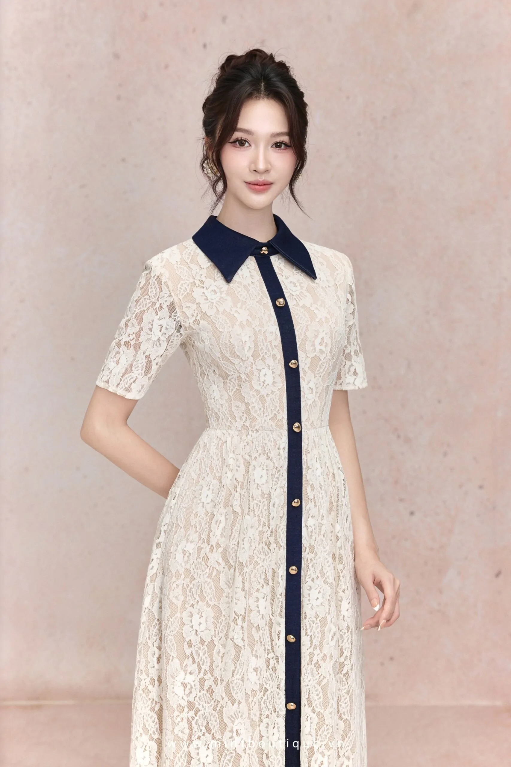 Váy liền ren kem lót da nẹp cổ phối vải bò - Image 3