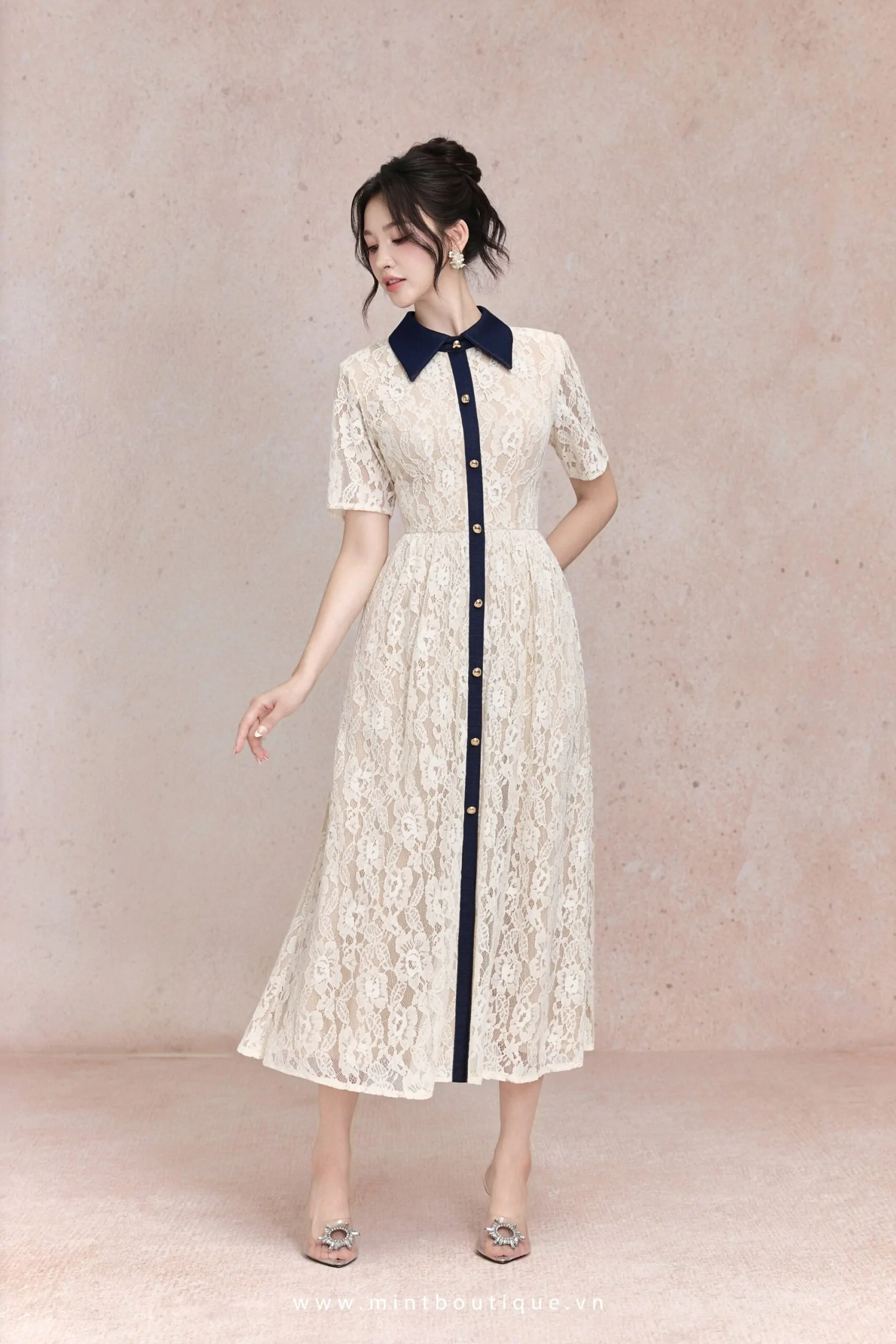 Váy liền ren kem lót da nẹp cổ phối vải bò - Image 4