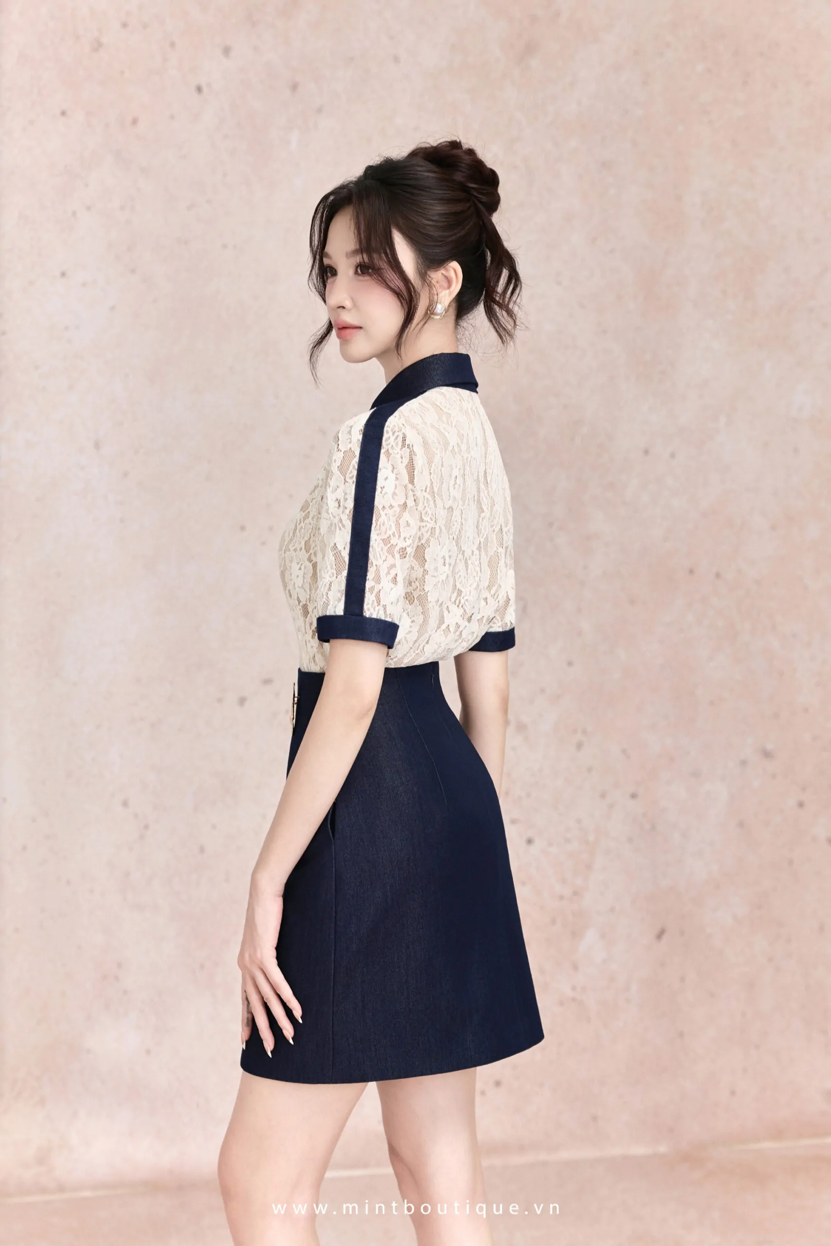 Chân váy bò lụa kèm khuy bướm - Image 3