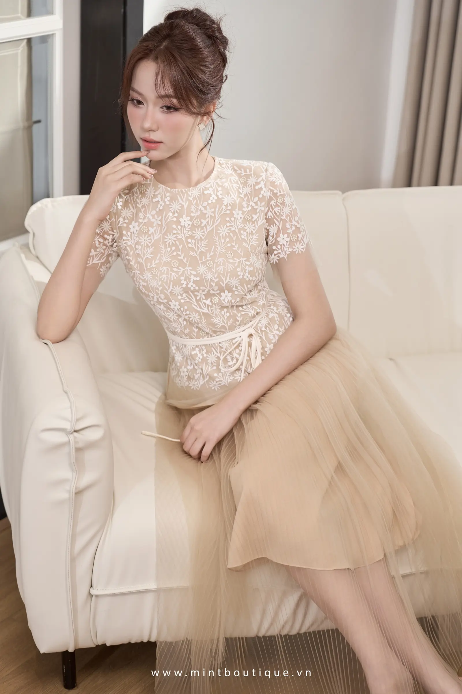 Áo ren hoa dây nhí cổ tròn tay cộc lót da - Image 4