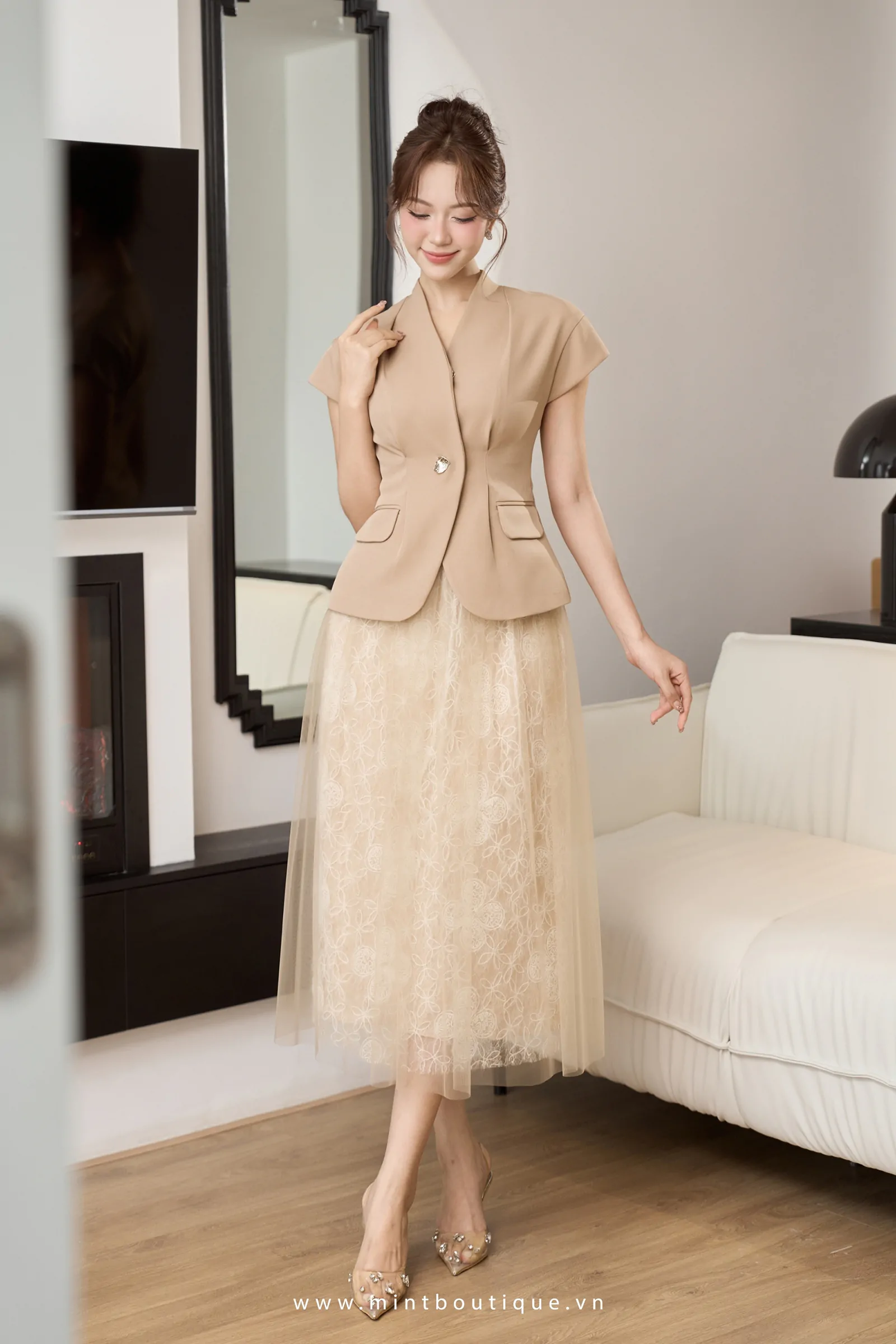 Áo vest chéo dior nâu vai chờm cổ leo xếp ly - Image 4