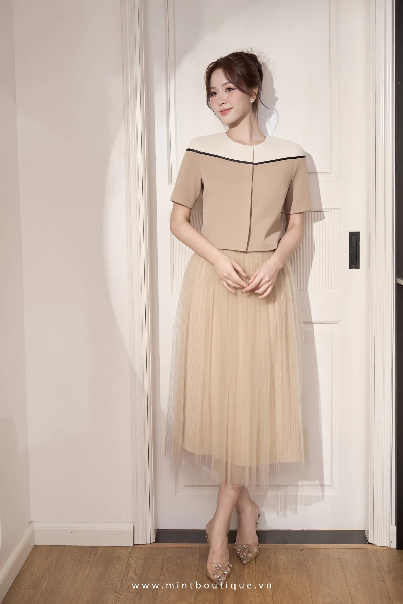 Áo croptop chéo dior nâu phối chéo dior kem lé đen cổ sen không chân - Image 4