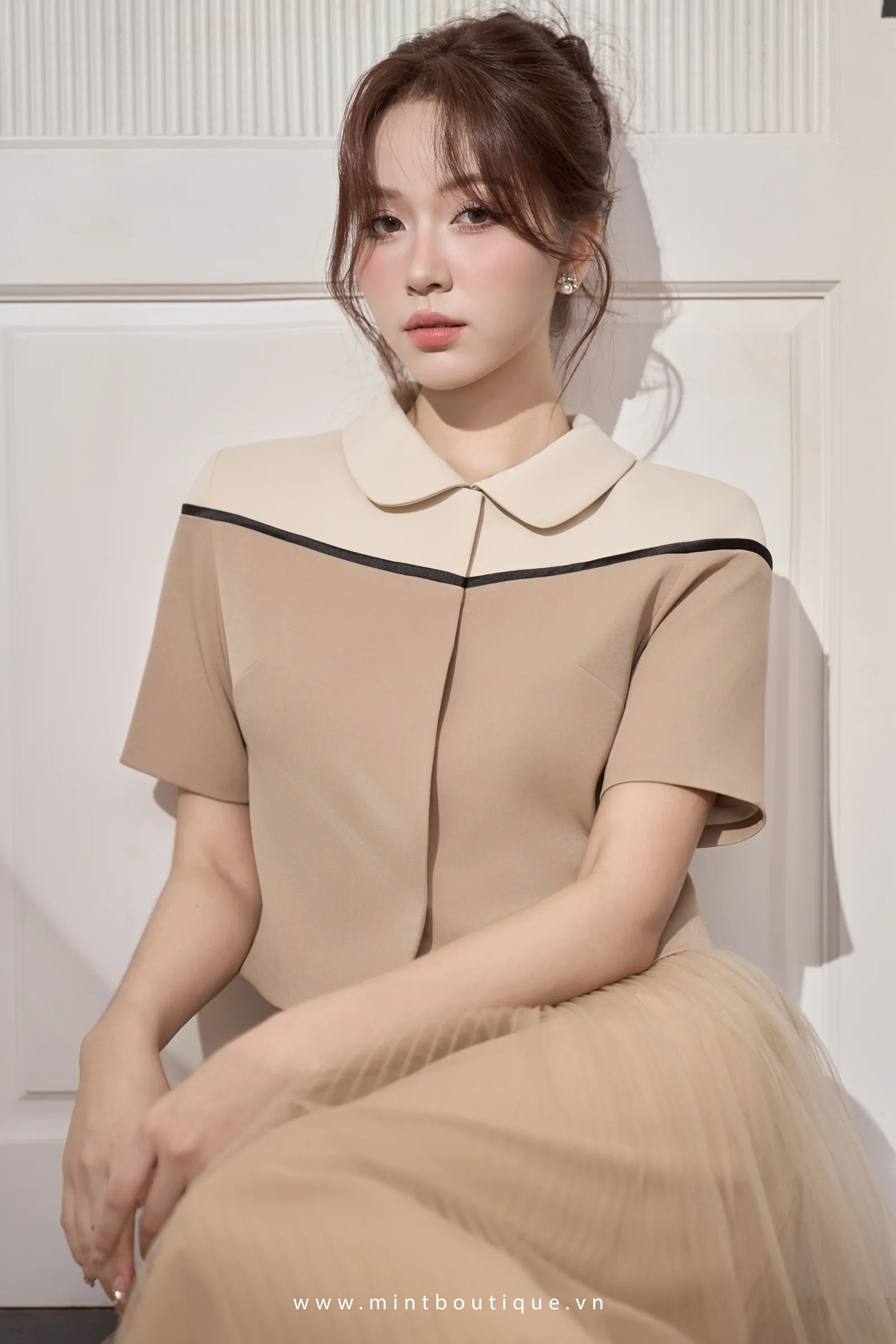 Áo croptop chéo dior nâu phối chéo dior kem lé đen cổ sen không chân - Image 3