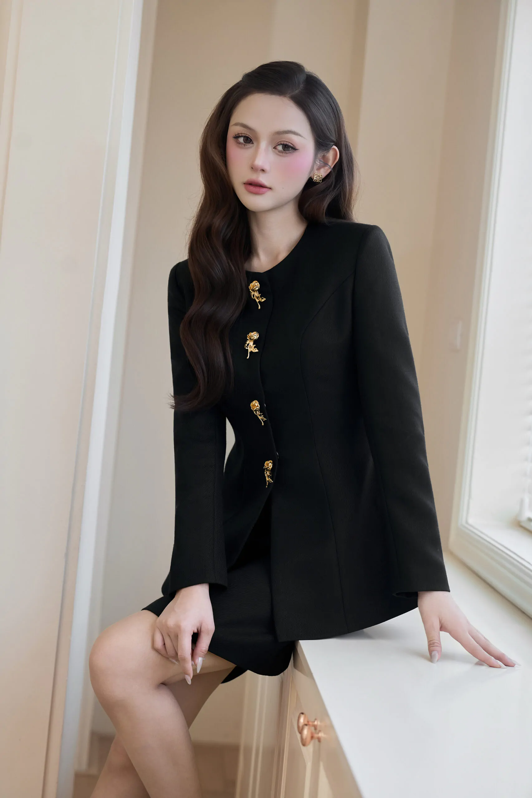 Áo vest dạ tex đen cổ tròn tay vest dài bổ mảnh