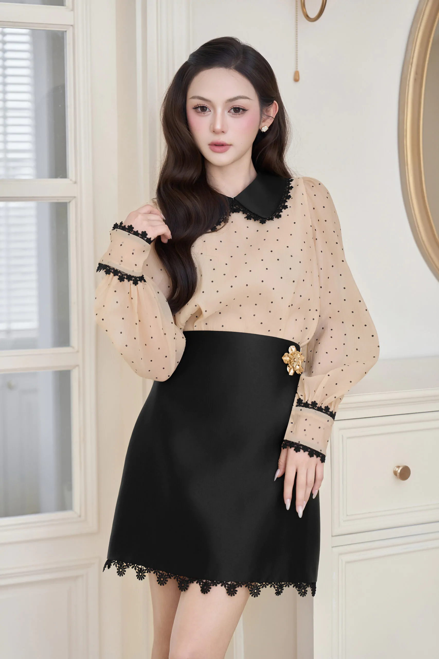 Chân váy tafta đen A viền ren đen